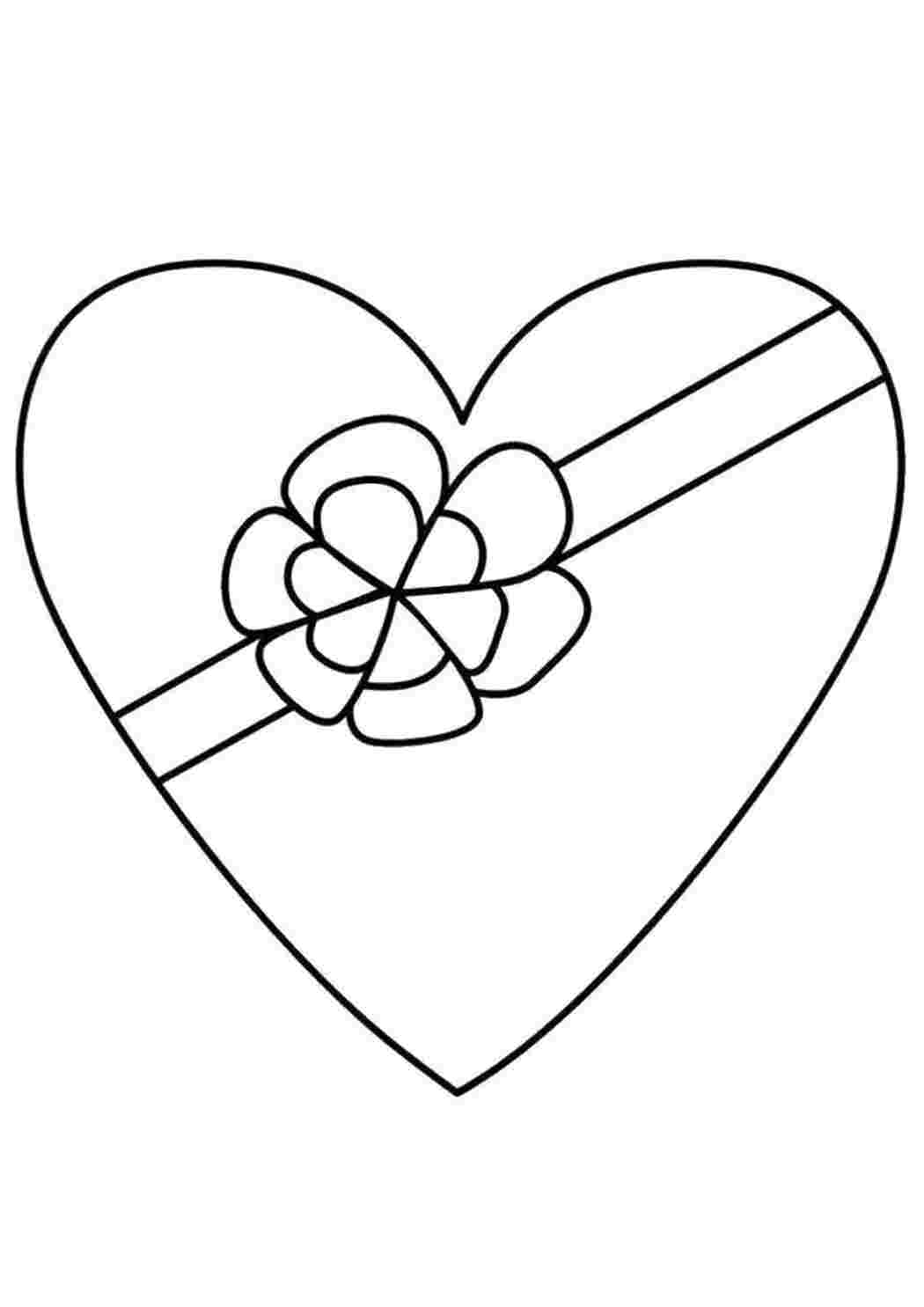 Раскраска Гарні розмальовки Гарна коробка цукерок у формі серця